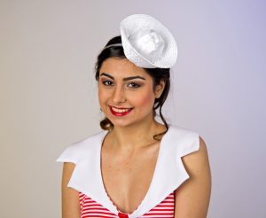 Mini marynarski kapelusz